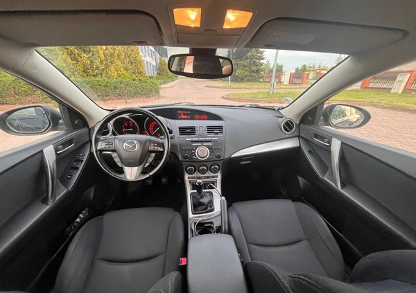 Mazda 3 cena 19999 przebieg: 244000, rok produkcji 2011 z Ostrołęka małe 106